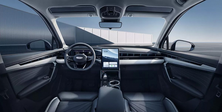 Новейший Geely Atlas подорожал более чем на 300 тыс. рублей с момента начала продаж в России